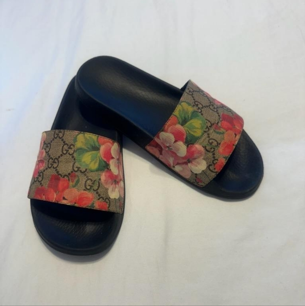 Gucci Floral Print Slide Sandals - Black and Tan